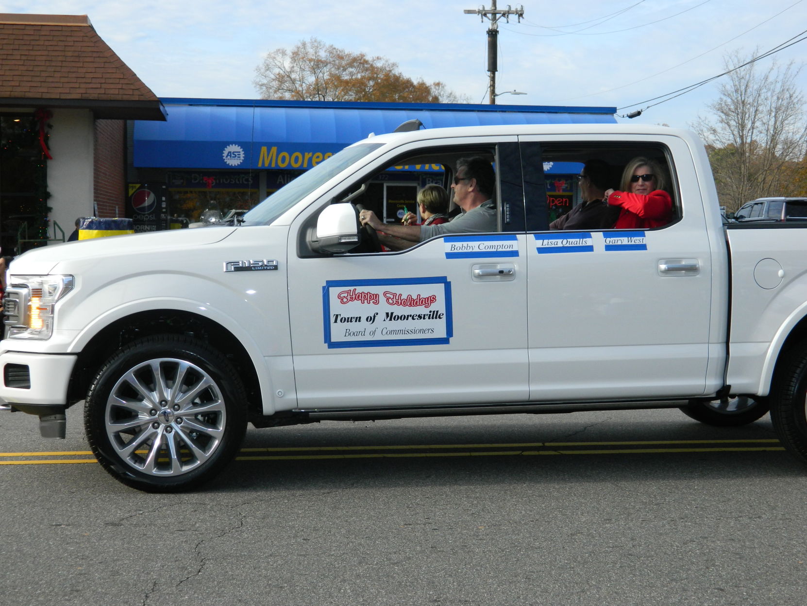 Mooresville Christmas Parade (76).JPG